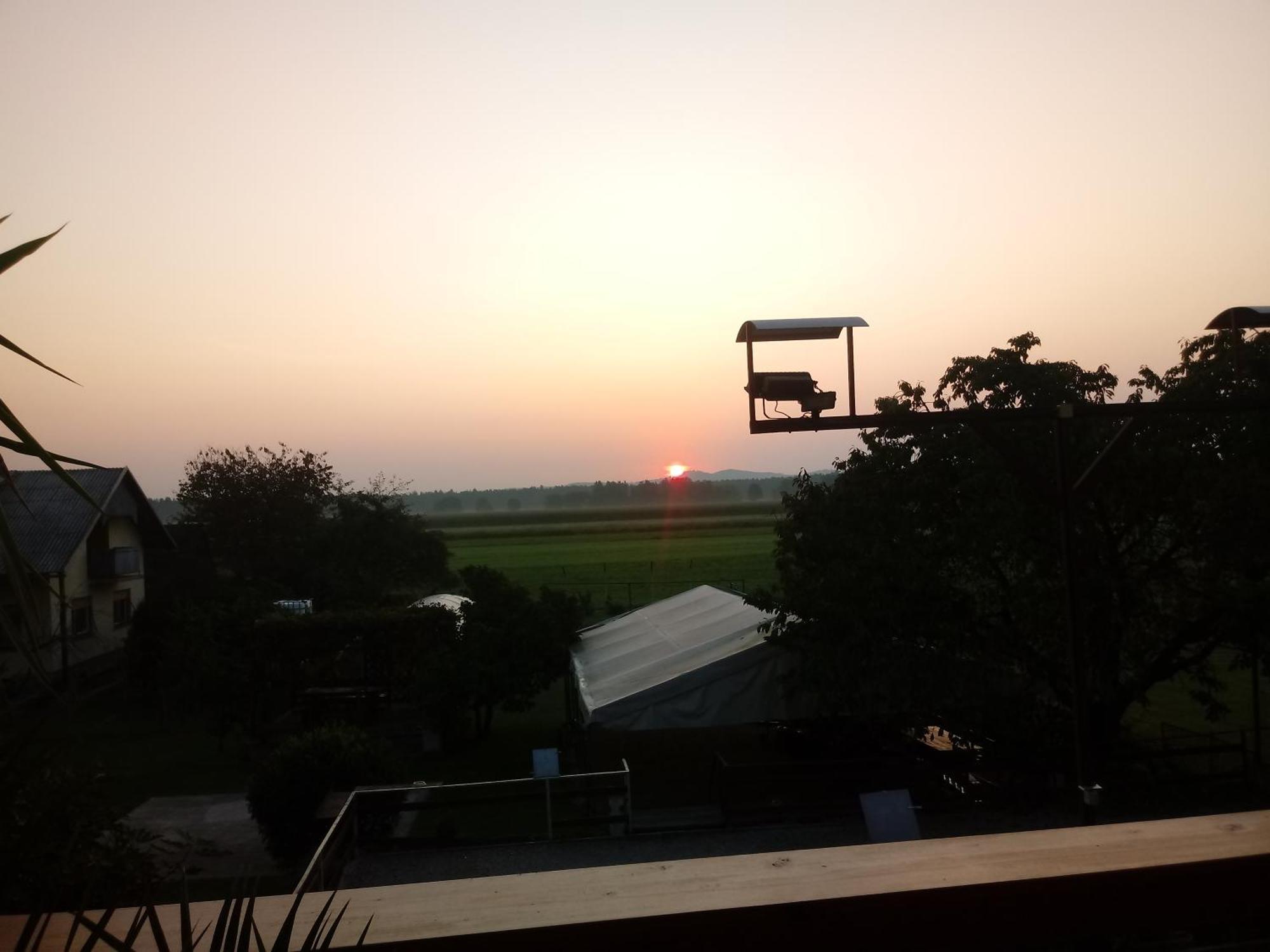 Guesthouse Zivko Dobrovce المظهر الخارجي الصورة