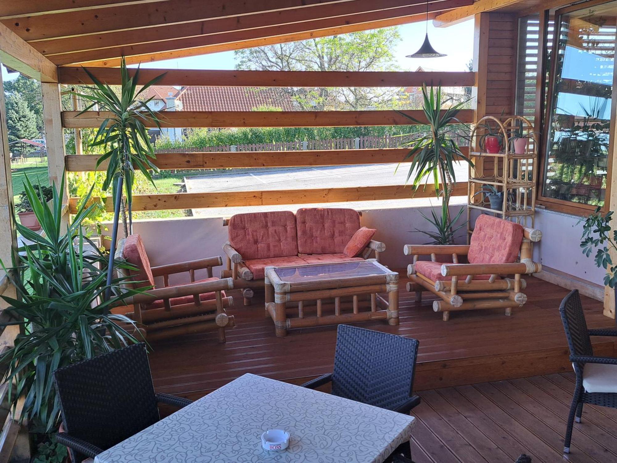 Guesthouse Zivko Dobrovce المظهر الخارجي الصورة