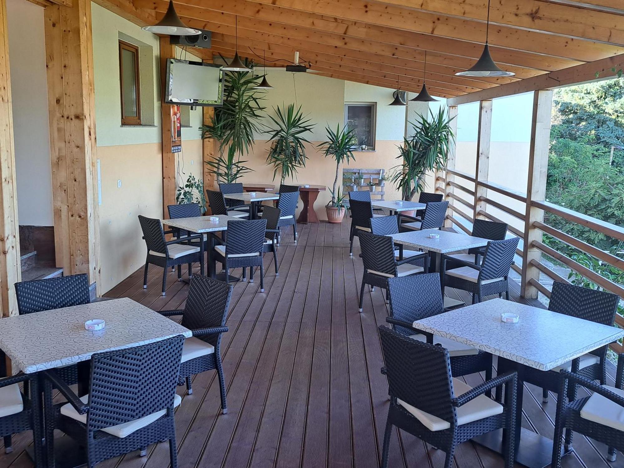 Guesthouse Zivko Dobrovce المظهر الخارجي الصورة