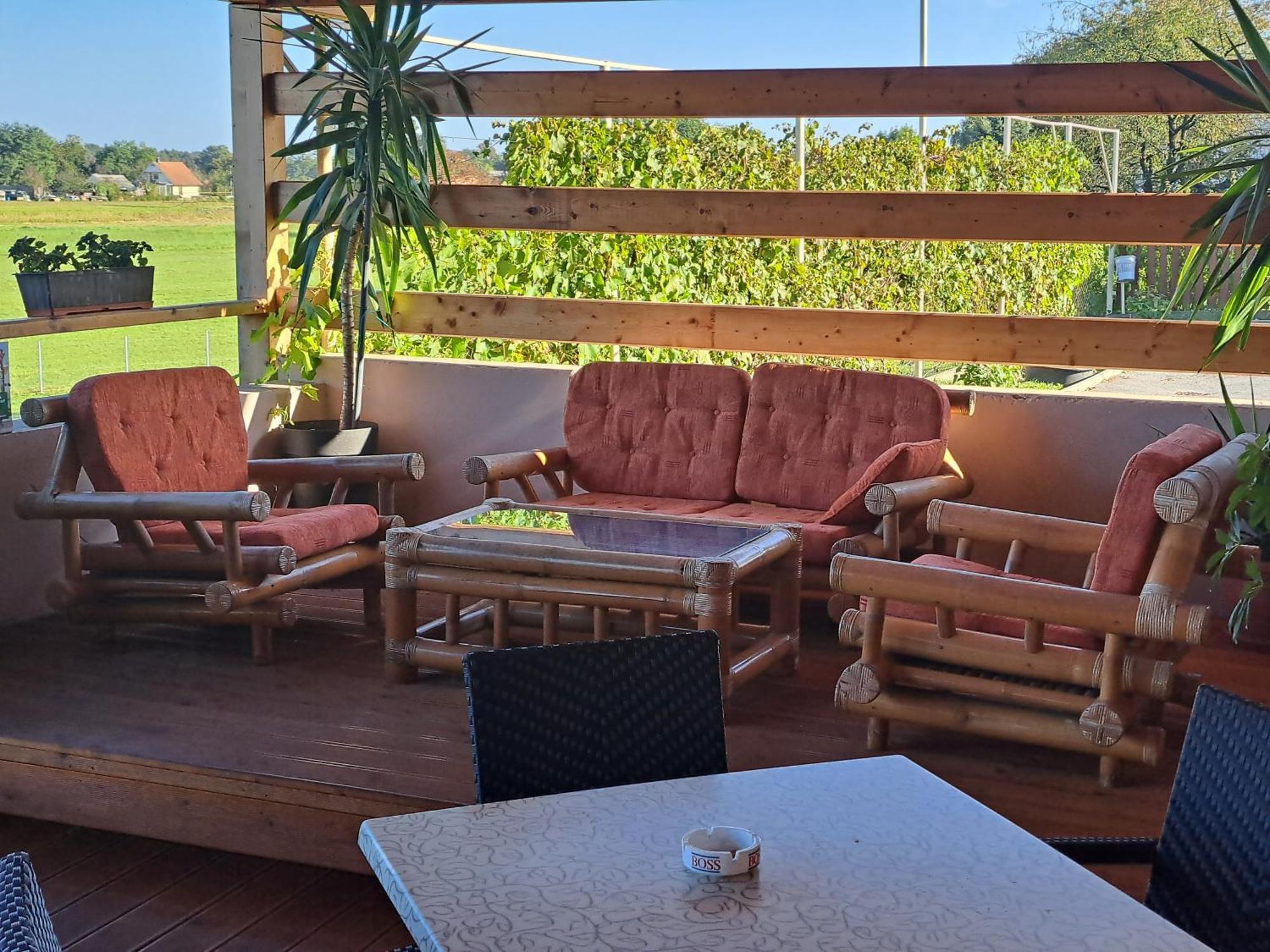 Guesthouse Zivko Dobrovce المظهر الخارجي الصورة