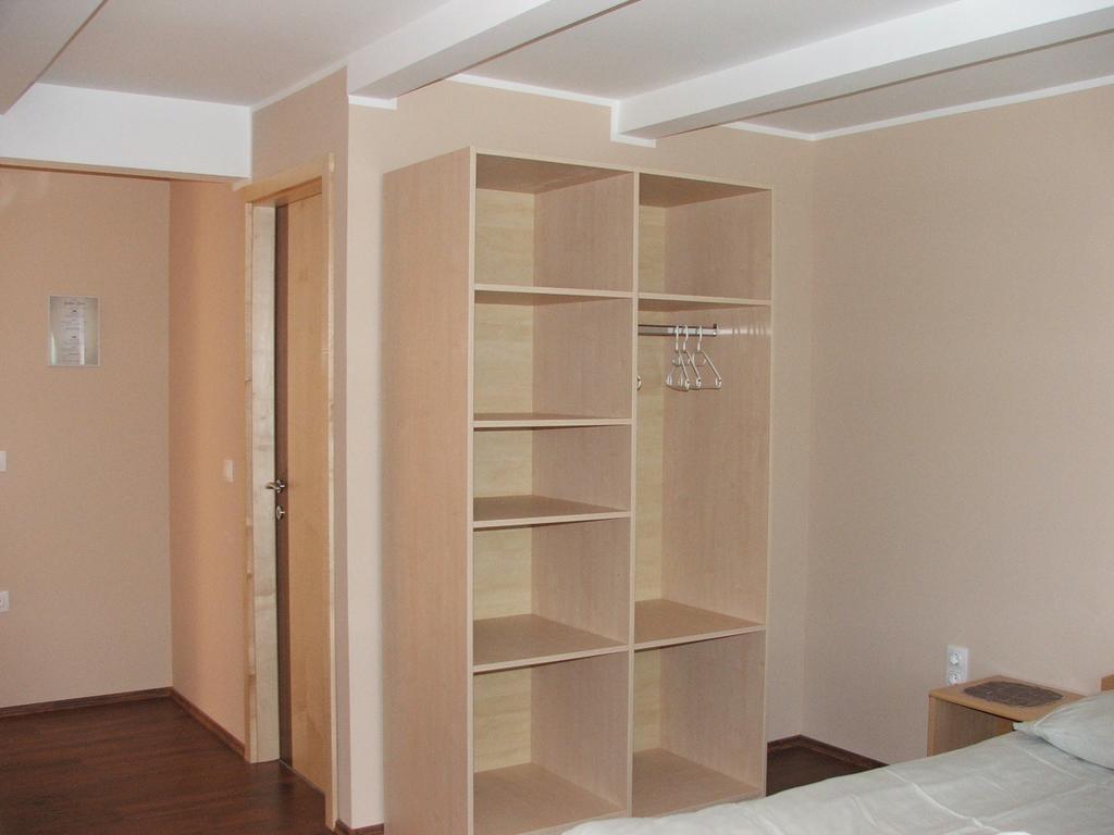 Guesthouse Zivko Dobrovce المظهر الخارجي الصورة